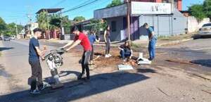 "Bacheando Py": jóvenes arreglan calles cansados de la inoperancia de autoridades - Megacadena - Diario Digital