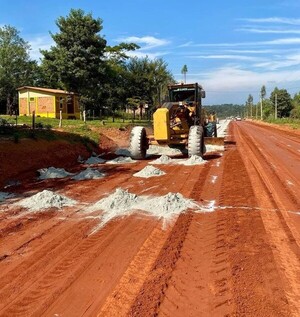 Avanza ejecución de obras de asfaltado que permitirá a 15.000 canindeyuenses acceder a la red vial nacional - .::Agencia IP::.