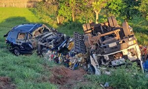 Aparatoso accidente de tránsito en Coronel Oviedo – Prensa 5