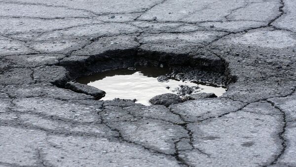 "Bacheando": Hacen lo que las municipalidades no - SNT