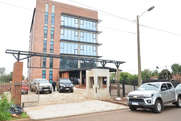 EBY dona aporte a Hospital Oncológico