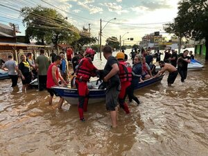 Bombero paraguayo en Rio Grande comparó la catástrofe con la tragedia de Ycuá Bolaños