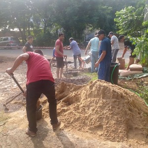Las Mercedes: Vecinos se unieron para arreglar la calle » San Lorenzo PY