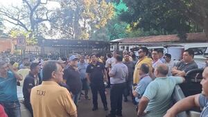 Transportistas plantean un “corredor de turismo” en el microcentro de Ciudad del Este - ABC en el Este - ABC Color