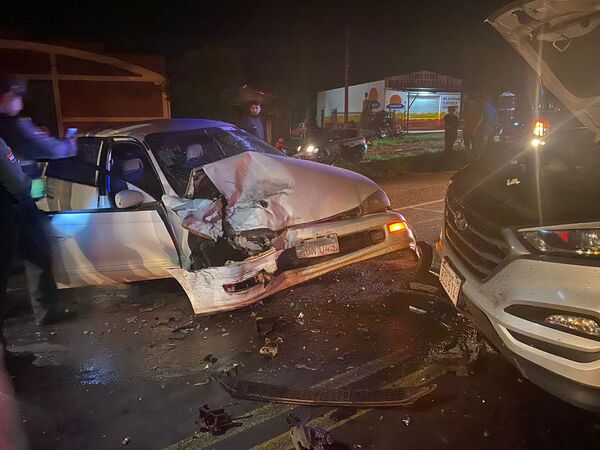 LESIÓN Y DAÑOS MATERIALES EN ACCIDENTE DE TRÁNSITO EN LA RUTA PY06 - Itapúa Noticias