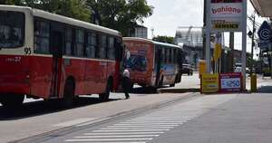 Diario HOY | Gobierno lamenta presión de transportistas y califica de absurda la decisión de paro