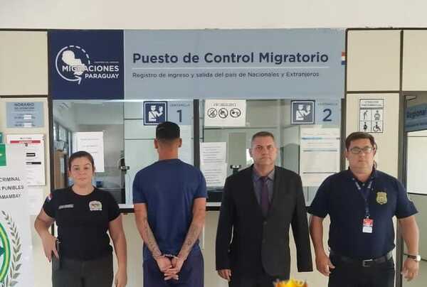 Joven que tiene tres órdenes de captura en Brasil fue expulsado del Paraguay