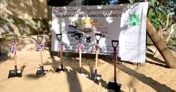 La Nación / Realizaron palada inicial del hospital oncológico