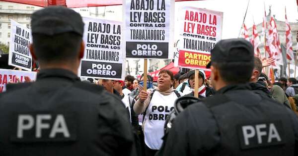 La Nación / Semana de protestas contra reforma laboral del presidente Milei