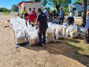 Familias vulnerables de Ñeembucú recibieron kits de alimentos - .::Agencia IP::.