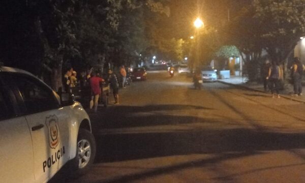 Protestan ante casa de intendente en Franco