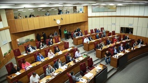 Comisión pedirá al pleno hoy rechazar proyecto Yamil que “premia a corruptos”