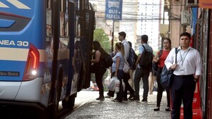Gobierno refuta paro del transporte público y lo califica como "medida desafortunada"