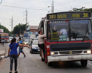 Transportistas anuncian paro de buses por tres días - Noticiero Paraguay