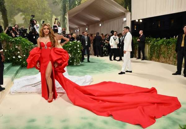 Cardi B, Shakira, Karol G, Rauw Alejandro... los latinos arrasan en la Met Gala - Gente - ABC Color