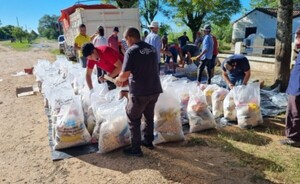 Familias vulnerables de Ñeembucú recibieron kits de alimentos