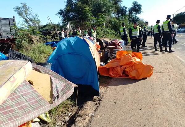 Desalojan a “invasores vip” en Luque •