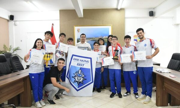 Reconocen logro de equipo de robótica
