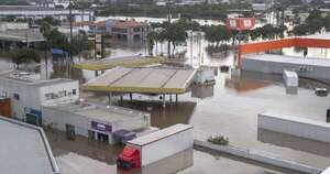 La Nación / Dos paraguayos estarían entre los fallecidos por inundaciones en Porto Alegre