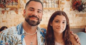 Renato Prono revela foto de su niñez y salta el asombroso parecido con su hija