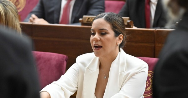 La oposición apunta a Nenecho por un faltante de USD 70 millones y Johanna se posiciona para la revancha por Asunción