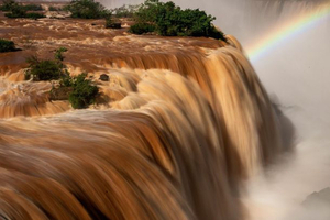 Cataratas del Yguazú triplicó su volumen normal - La Clave