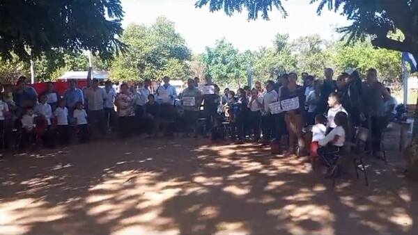 Paralizan clases en reclamo por construcción de aula en Horqueta
