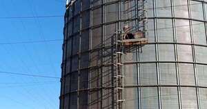 La Nación / Santa Fe del Paraná: trabajador de silo falleció al caer en la tubería