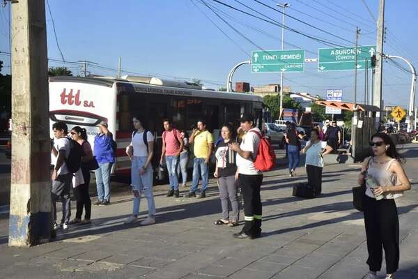 Opama denunciará en la Fiscalía a los transportistas que amenazan con paro - Economía - ABC Color