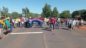 Con cierre de ruta exigen renuncia de intendenta de Arroyito - Radio Imperio 106.7 FM