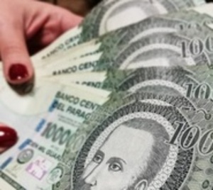 Analizan reajustar el salario mínimo en G. 107.000 - Paraguay.com