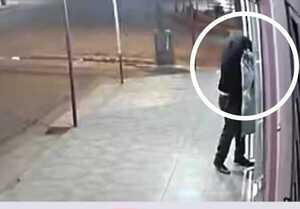 Tienda de ropas fue blanco de hurto por parte de un desconocido - Oasis FM 94.3