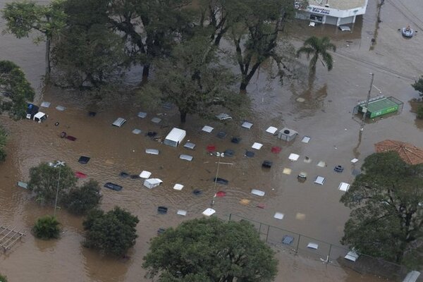 Más de 700 desplazados en Uruguay tras las severas inundaciones en cinco provincias del país