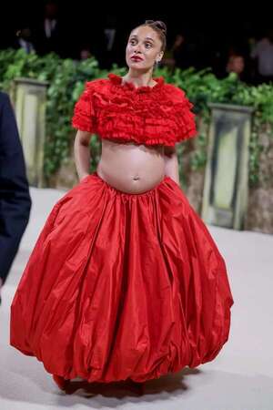 La modelo británica Adwoa Aboah anunció su embarazo en la Met Gala - Gente - ABC Color