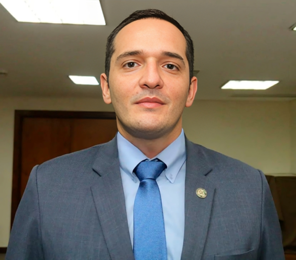 Llamativos fallos de Juez contra el erario público ameritan ser auditados - PDS RADIO Y TV