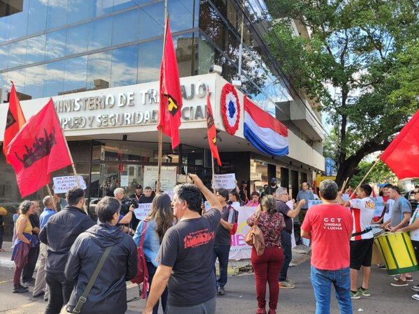 Trabajadores buscarán que salario mínimo suba a G. 3.500.000 - Radio Imperio 106.7 FM