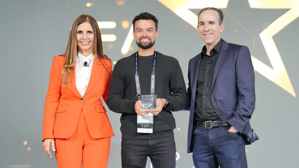 itti se destaca globalmente y conquista el galard贸n Platino en los Premios Fintech Americas 2024 - Revista PLUS