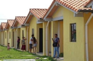 Gobierno inaugura las primeras 62 viviendas de las más de 14.000 en construcción
