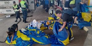 Llegaron 30 buses con hinchas de Boca para el partido de hoy, incautaron sustancias