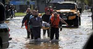 La Nación / Asciende a 100 el número de fallecidos en Brasil, suspenden rescates por nuevas lluvias
