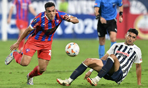 Versus / Cerro tropieza sobre el final y se trae un empate con sabor a poco