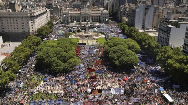 Huelga nacional en Argentina promete paralizar el país por el "ajuste brutal" de Milei