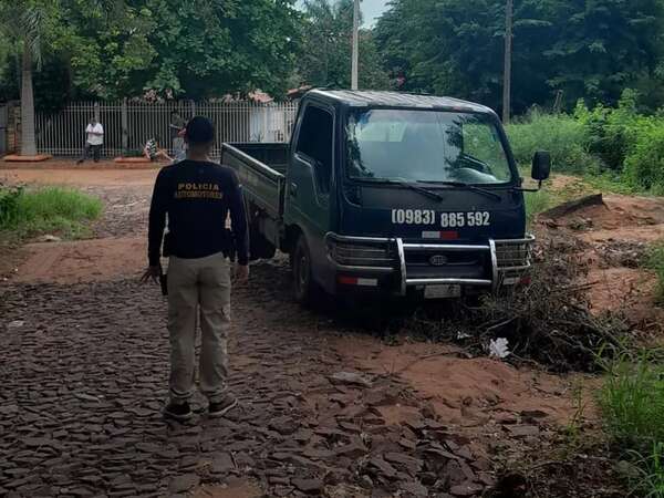 Policía recupera en Villa Elisa camioneta robada en Asunción - Policiales - ABC Color