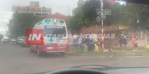 COLISIÓN ENTRE MOTOCICLETAS DEJÓ UNA PERSONA HERIDA EN ENCARNACIÓN - Itapúa Noticias