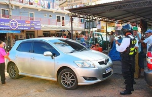 Multan a conductores mal estacionados en Coronel Oviedo - OviedoPress