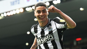 Newcastle informó a Almirón que puede ir a otro equipo