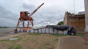 Comienza la liberación del salón del antiguo puerto de toneladas de carbón
