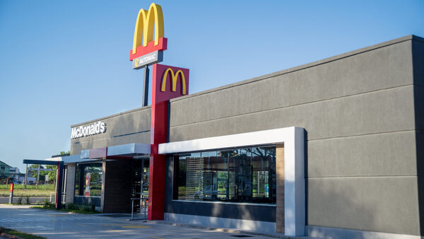 McDonald鈥檚 realiz贸 la apertura de su primer restaurante en la ciudad de Limpio en el futuro Centro Comercial Plaza Norte - Revista PLUS