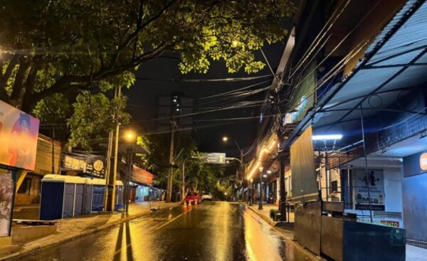 Mejoran la iluminación pública en el microcentro para el "Crazy Week"