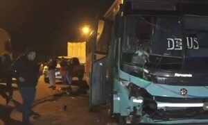 Dos fallecidos tras choque frontal entre bus y motocicleta en Presidente Hayes – Prensa 5